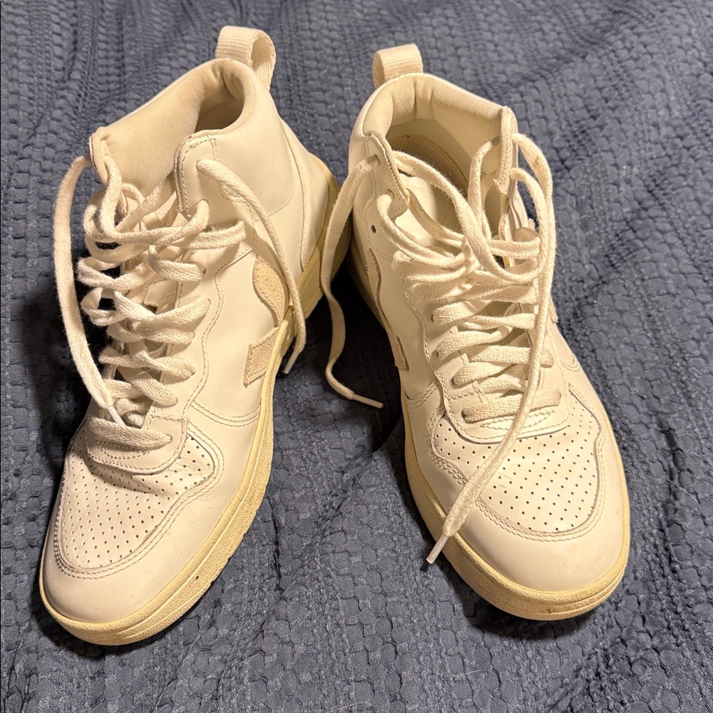 Veja White High-Top V-15 Sneakers 8.5 Women’s 7 Men’s - Picture 8 of 9
